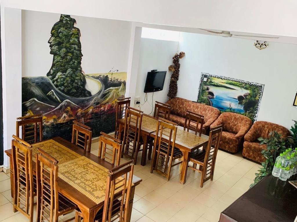 Siumi Rest Hotel Nallathanniya Exterior photo