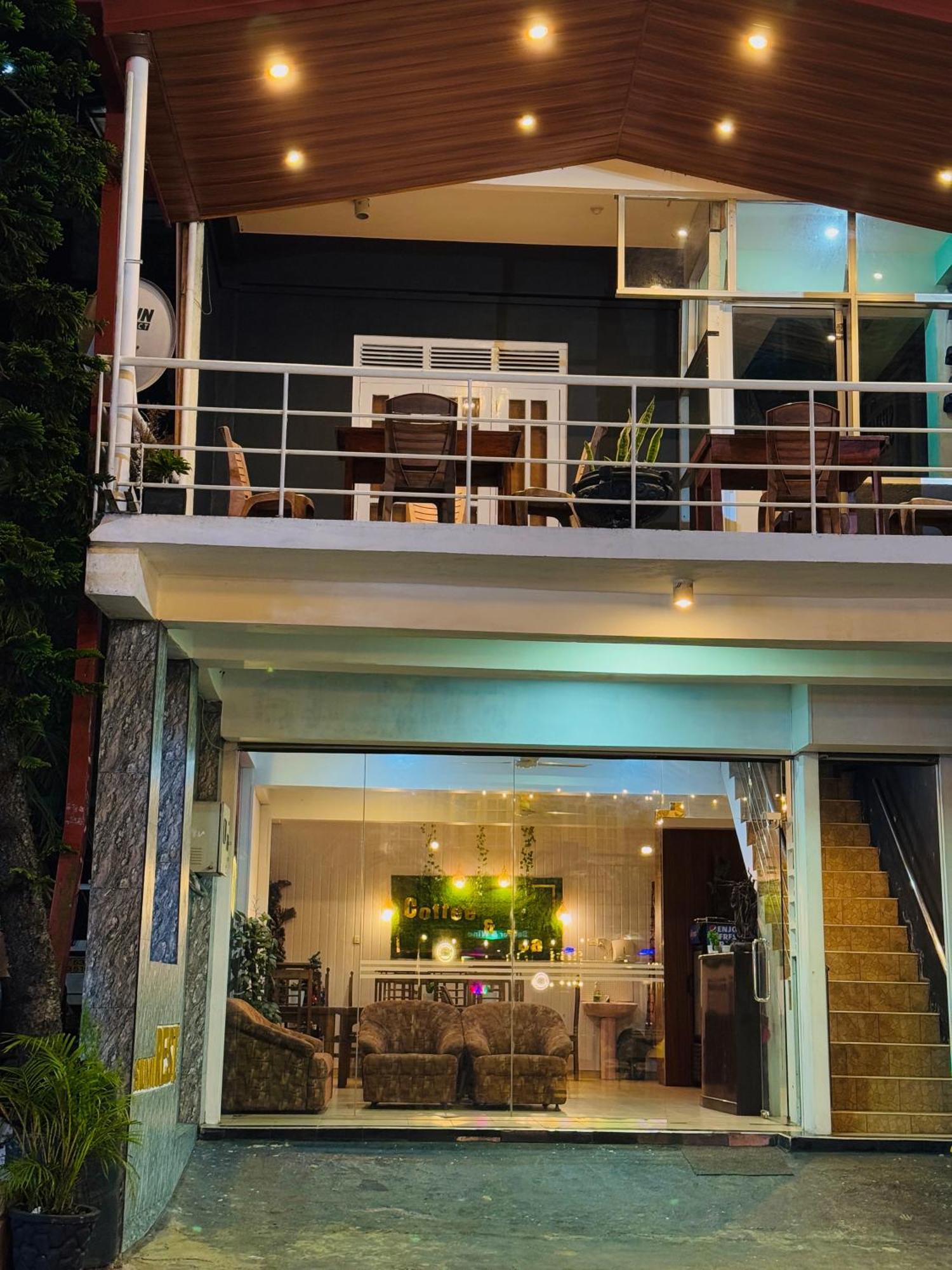 Siumi Rest Hotel Nallathanniya Exterior photo
